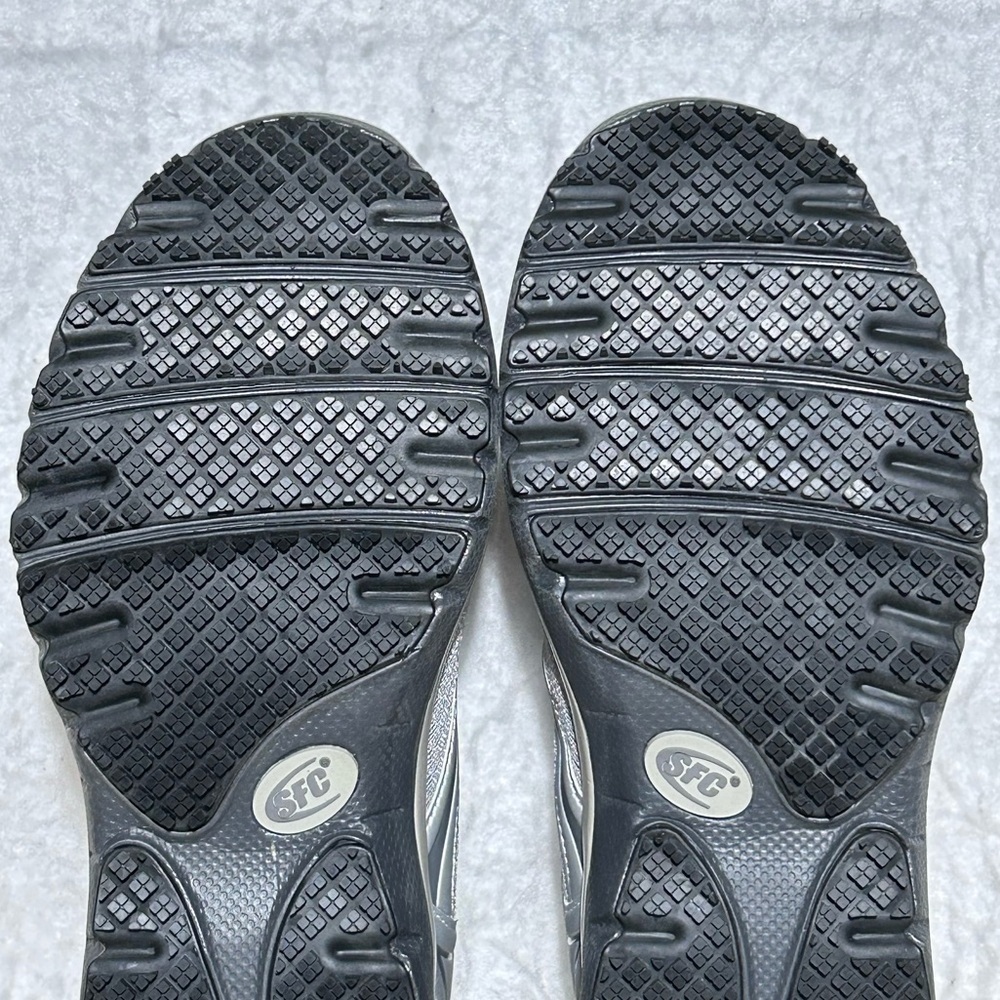 Shoes For Crews Womens Grey Silver Grip Soles Work Sneakers Shoes SZ US 8.5 NWT - Picture 9 of 11